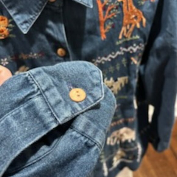 Casey Coleman Denim Shirt Embroidered Noahs Ark Women's M/L Cotton Cottagecore - Picture 9 of 10